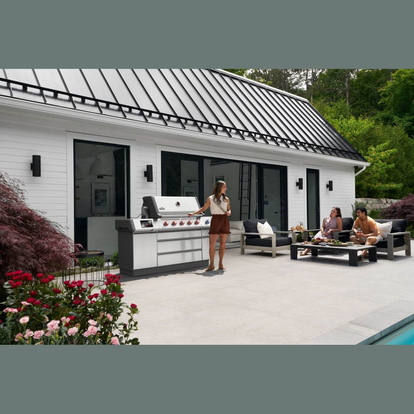Napoleon Prestige® PRO 665 Elite with Smart Technology & Electric Smoker Box