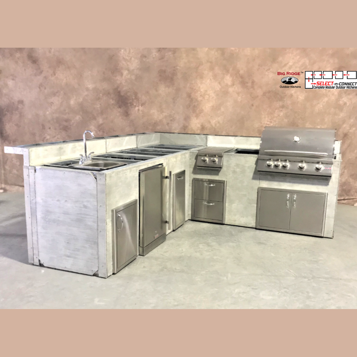 8 Foot DIY Blackbird L-Shaped Outdoor Kitchen with Blaze Appliances // BetterPatio.com