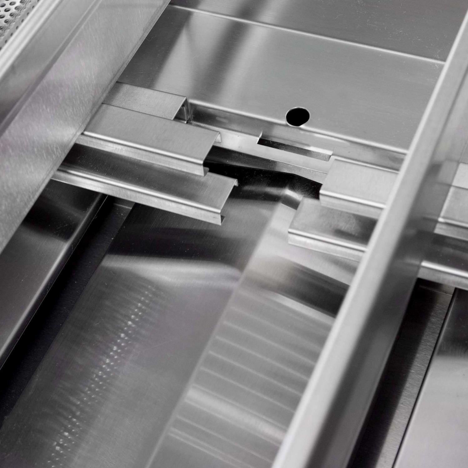 BlazeBlaze 40 Inch 5-Burner Premium LTE Gas Grill With Rear Burner and Built-in Lighting System BLZ-5LTE2-LP- BetterPatio.com