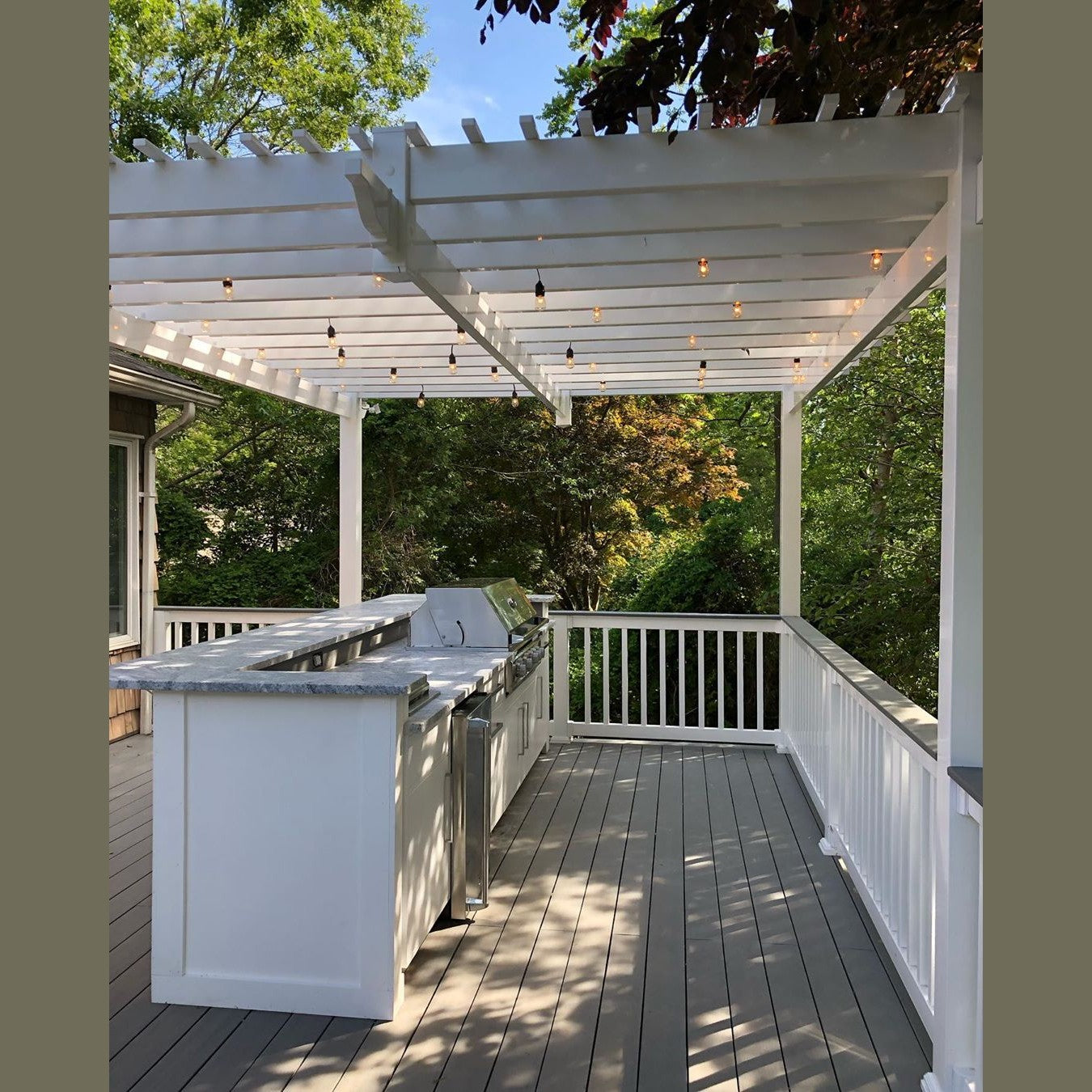 Summerset Sizzler 32 SIZ32 - Gorgeous deck matching pergola grilling in trees New York
