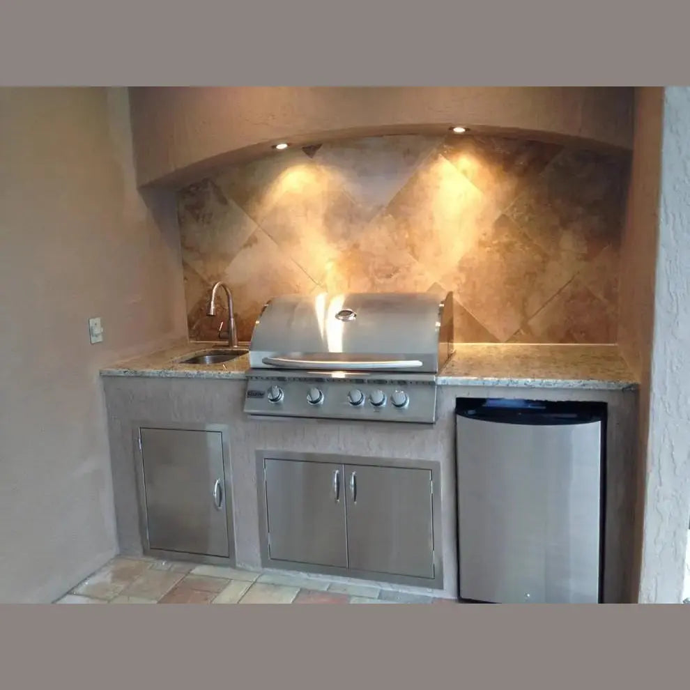 Summerset Alturi 36 ALT36T - Traditional outdoor granite kitchen in classical soffit arches