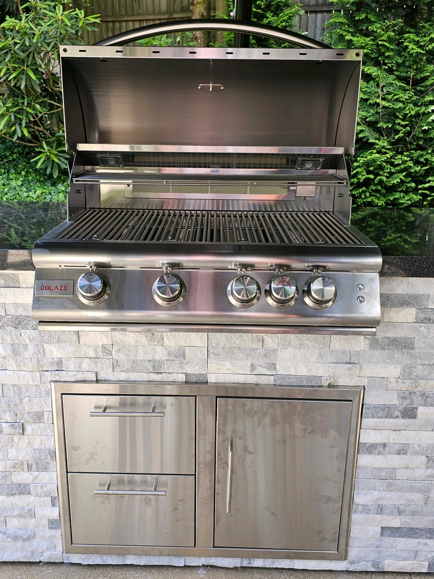 Custom Outdoor Kitchen BBQ Grill Island with Granite Slab Countertops