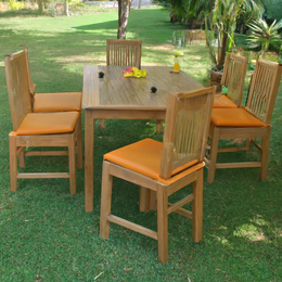Montage Saratoga 7 - Pieces Rectangular Dining Set