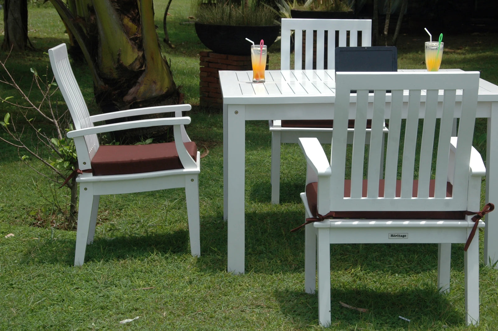 Magnolia 5-Pieces Dining Set - White Mahogany Square Table with Armchairs | BetterPatio // BetterPatio.com