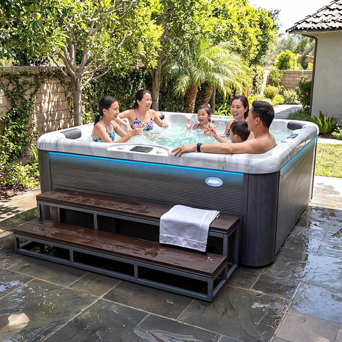 Avila PL-860L hot tub - environment view