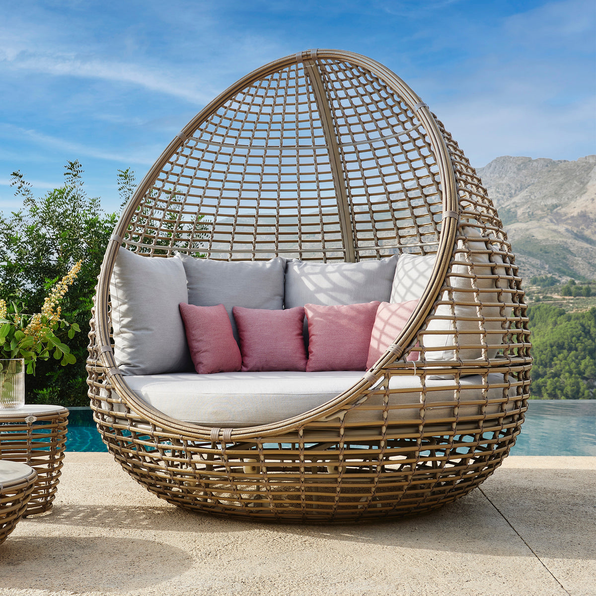 Egg daybed store