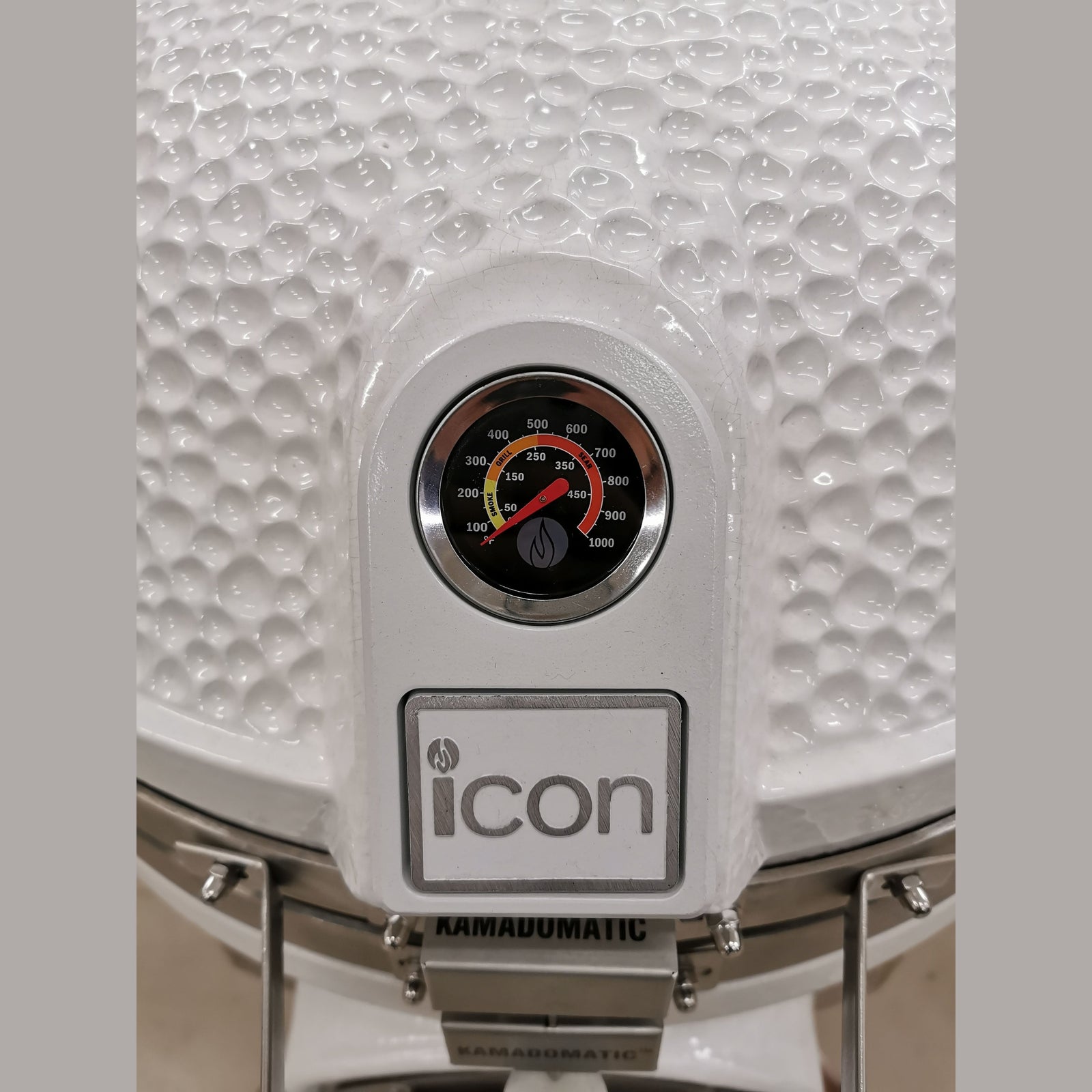 Icon XD702 Maxis Kamado Grill White CGXD702W - angled lifestyle view image 16