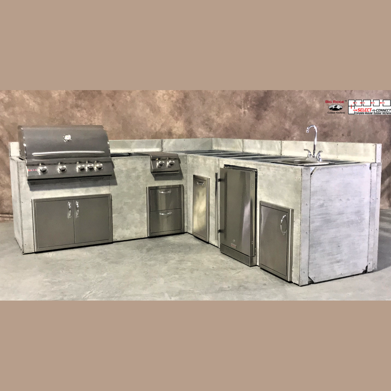 8 Foot DIY Blackbird L-Shaped Outdoor Kitchen with Blaze Appliances // BetterPatio.com