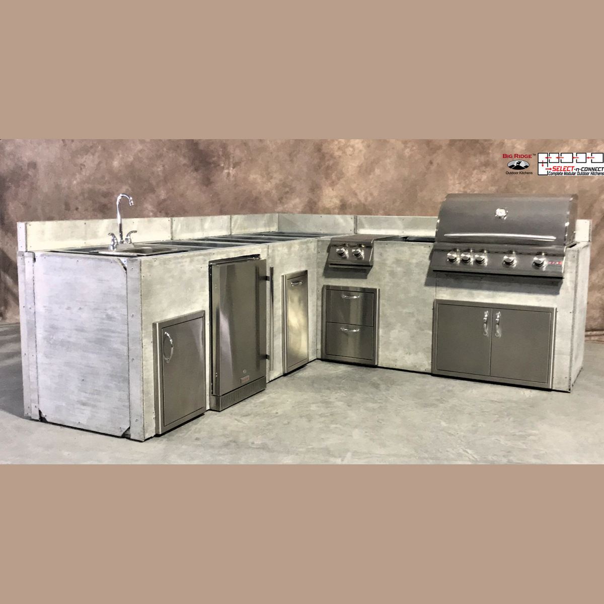 8 Foot DIY Blackbird L-Shaped Outdoor Kitchen with Blaze Appliances // BetterPatio.com