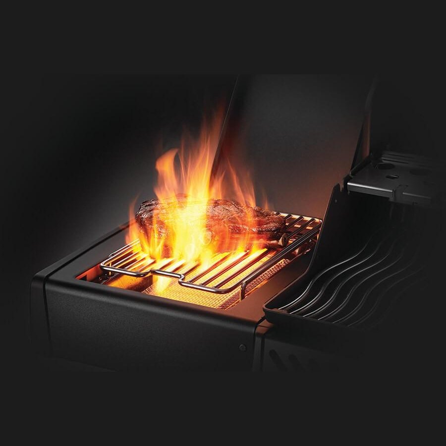 Napoleon PHANTOM ROGUE SE 425 RSIB - Large infrared sizzle zone side burner