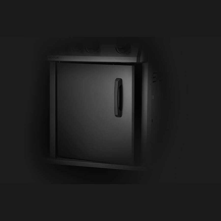Napoleon ROGUE XT 425 SIB - Enclosed cart design in black