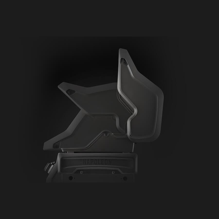 Napoleon ROGUE 425 Gas Grill - Sleek high-top lid detail