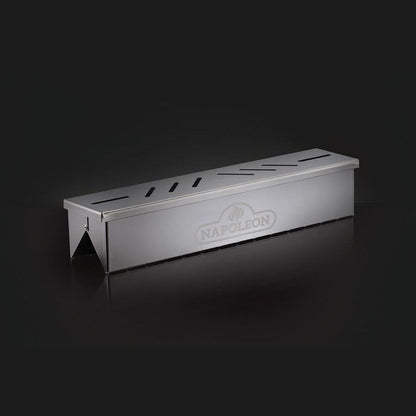 Napoleon ROGUE XT 525 with Smoker Box - Smoker box feature close-up