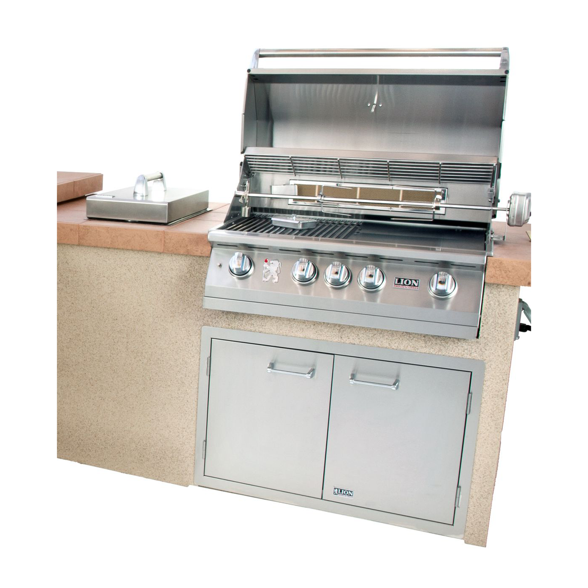 Lion Premium Grills American Q 8-Foot L-Shaped BBQ Island - front view americanq2