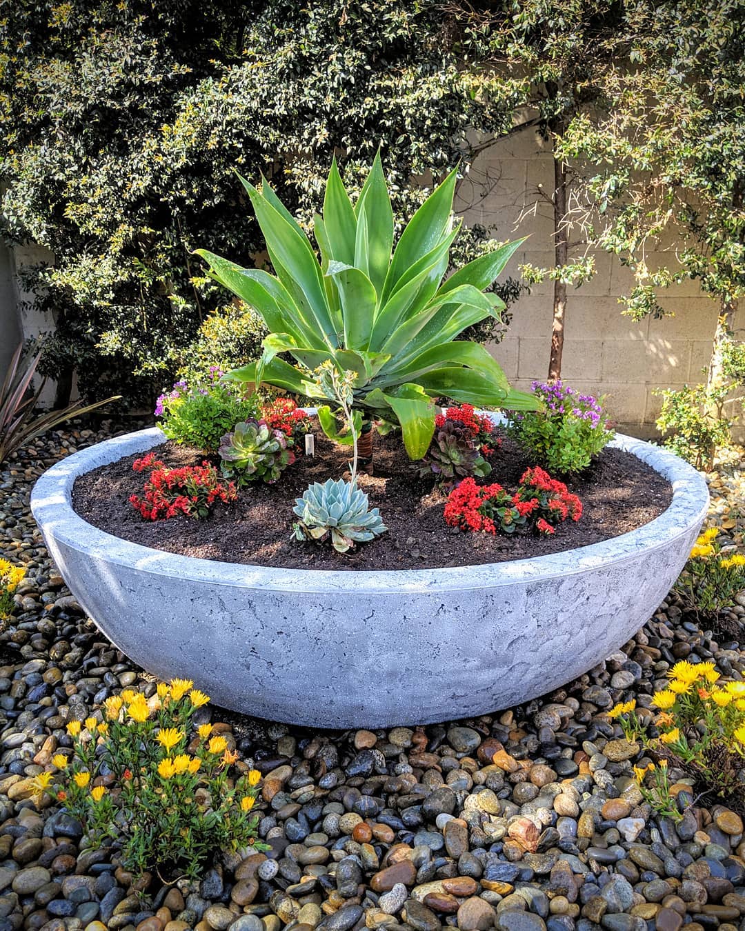 The Outdoor Plus 27" Sedona Wood Grain Planter Bowl