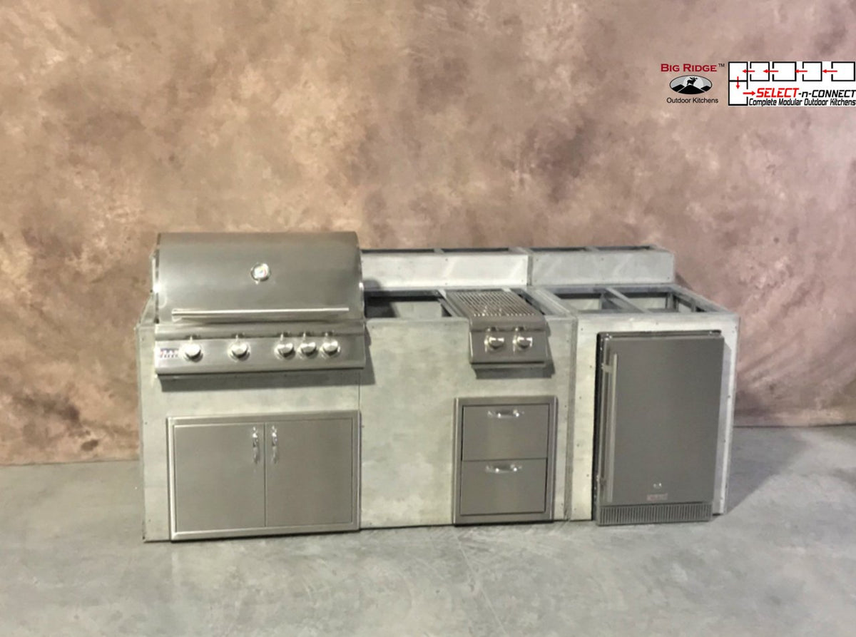8 Foot DIY Outdoor Kitchen with Blaze or Summerset Appliances // BetterPatio.com