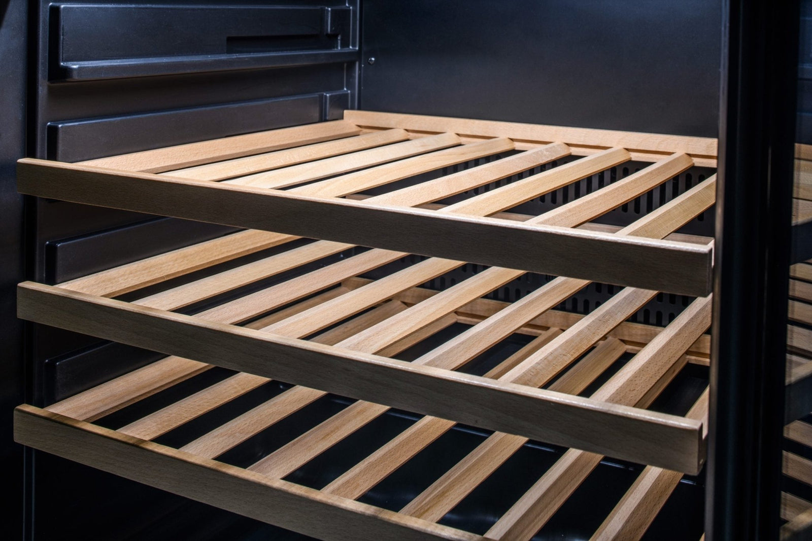 BlazeBlaze 24 Inch Outdoor Glass Door Beverage Cooler 5.5 BLZ-GDBEV-5.5- BetterPatio.com