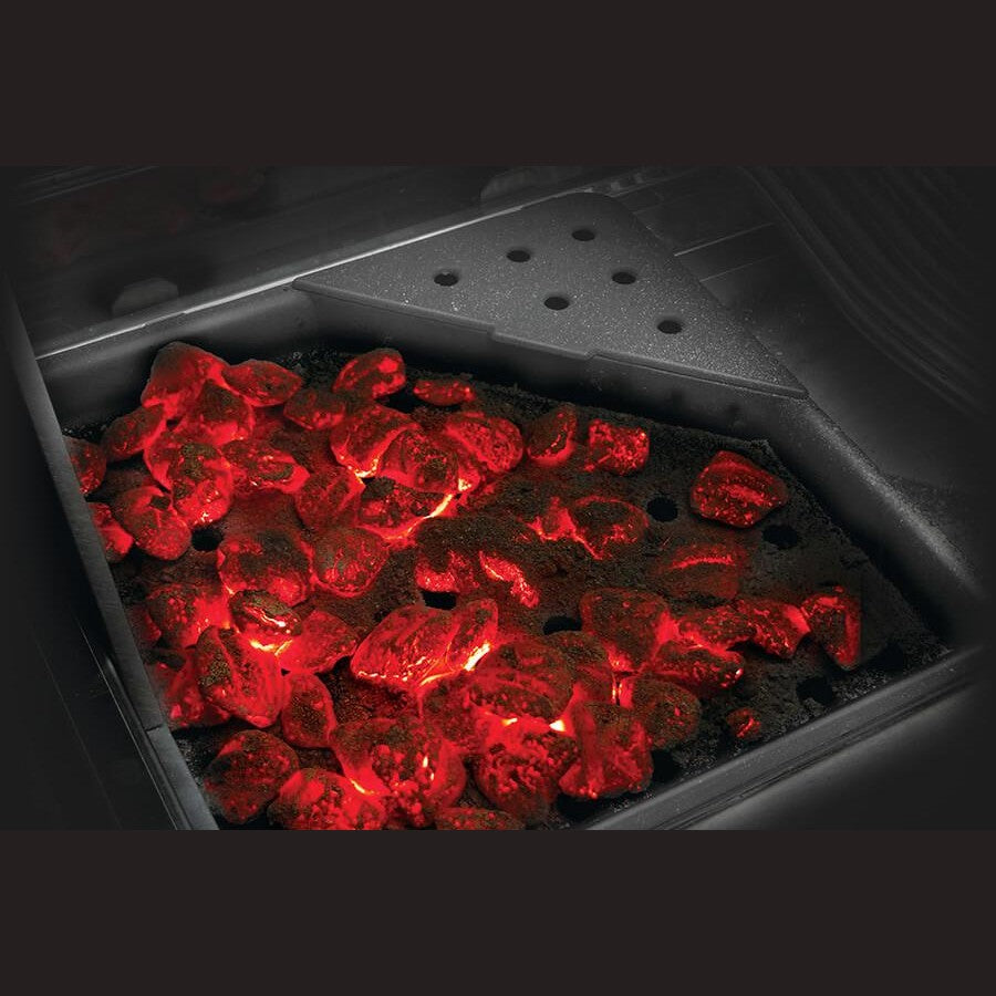 Napoleon ROGUE XT 525 with Smoker Box - Optional cast iron smoker tray feature