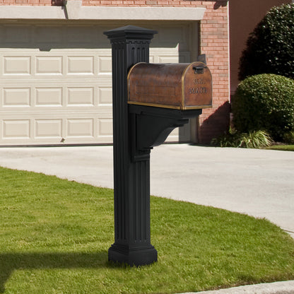 Mayne Manchester Mail Post 5852 - Close-up of post cap and decorative top detail