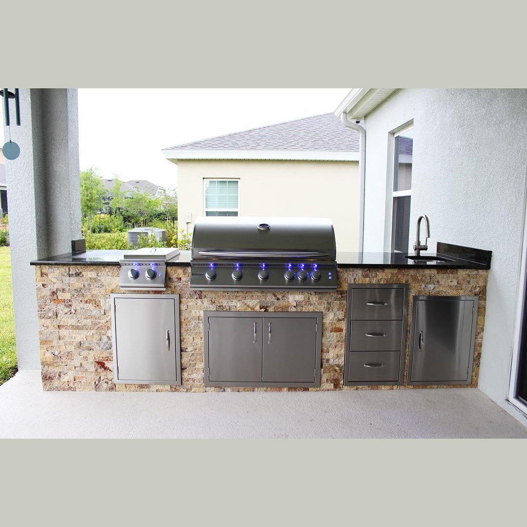 Summerset Sizzler 32 SIZ32 - Black granite compact outdoor kitchen affordable living Florida